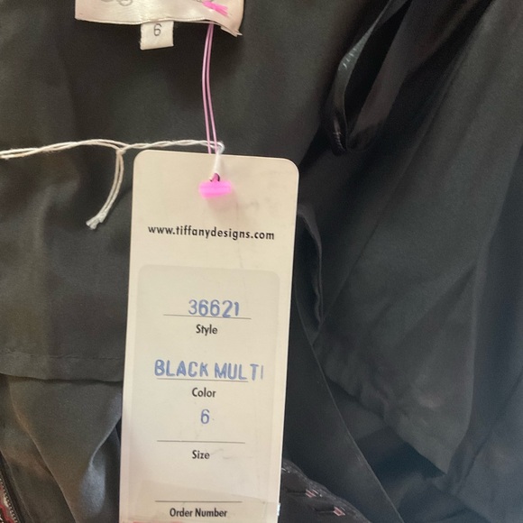 Women’s Tiffany Designs Mermaid Style Dress Size 6 Strapless Beaded Padded Top - Picture 9 of 9